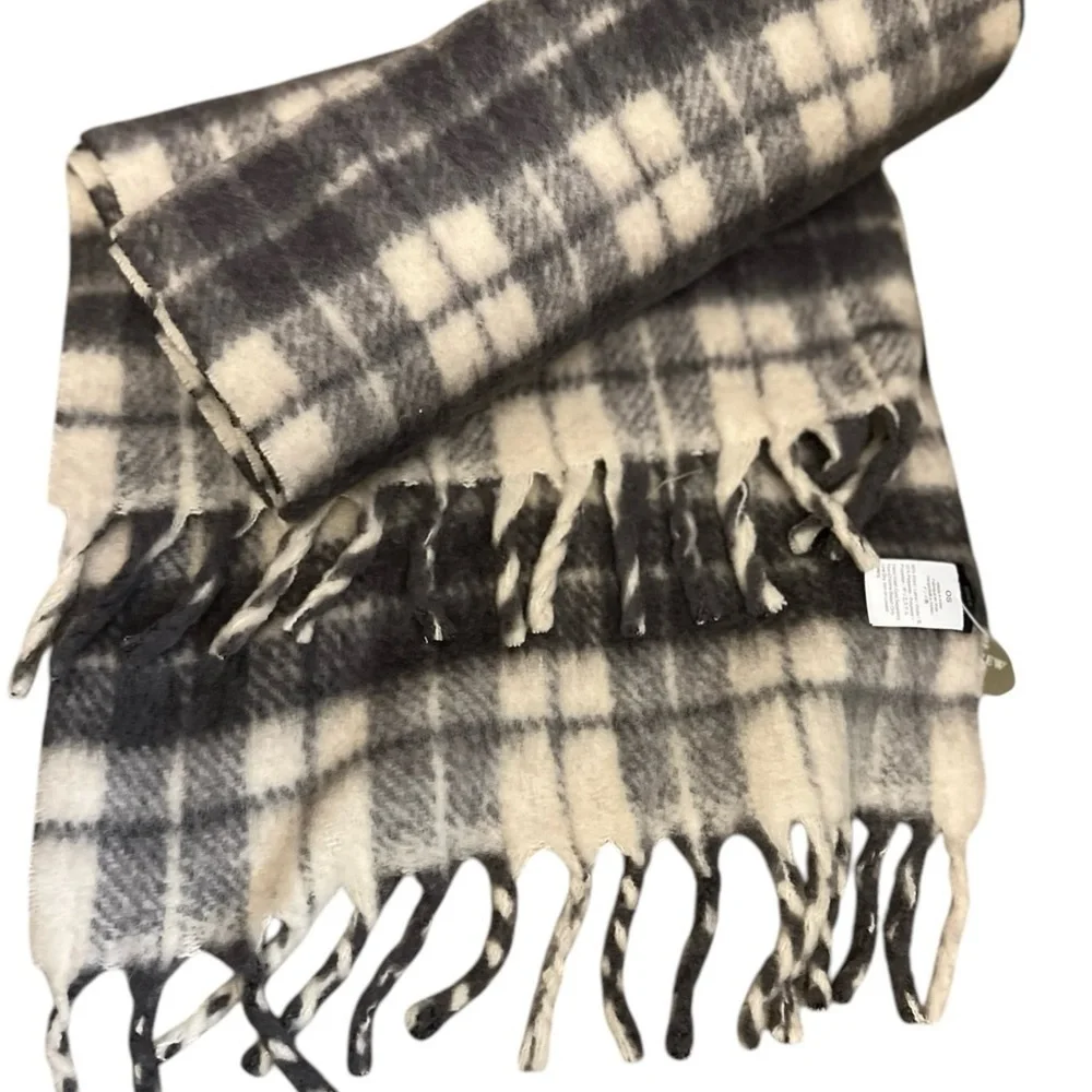 NWT! J.CREW thick fluffy gray & cream plaid wool blend blanket scarf